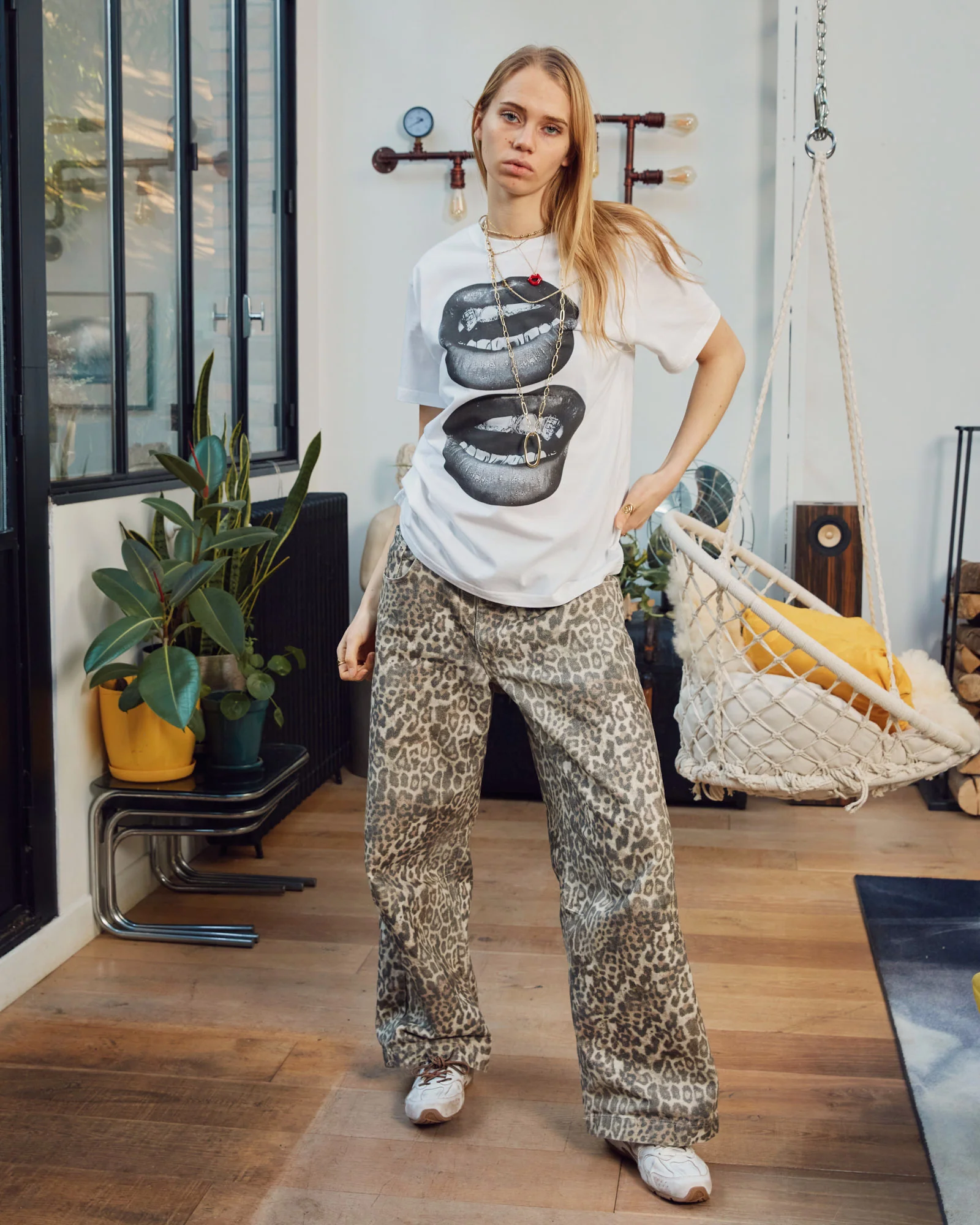 Double Kiss T-Shirt - Image 3