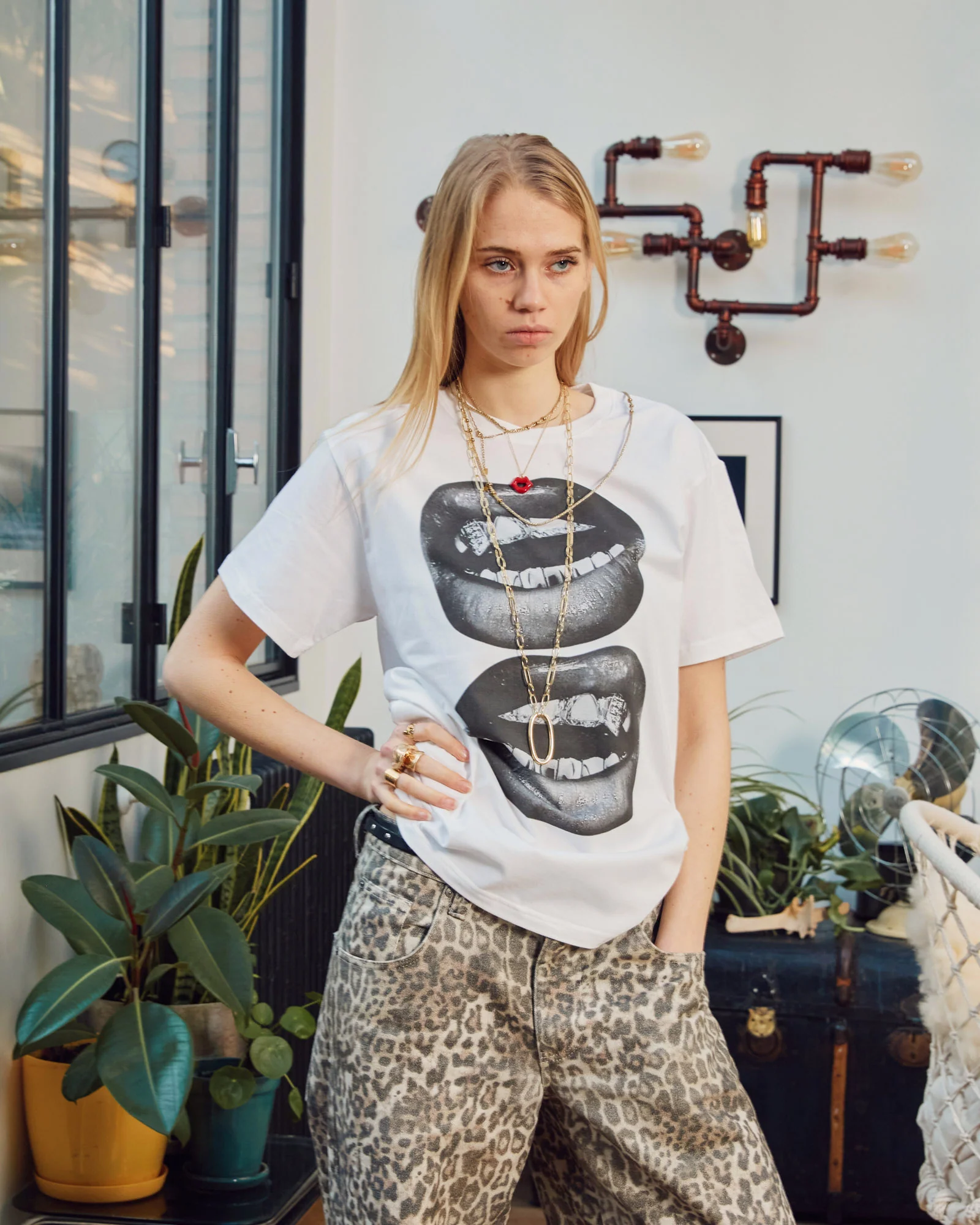 Double Kiss T-Shirt - Image 4